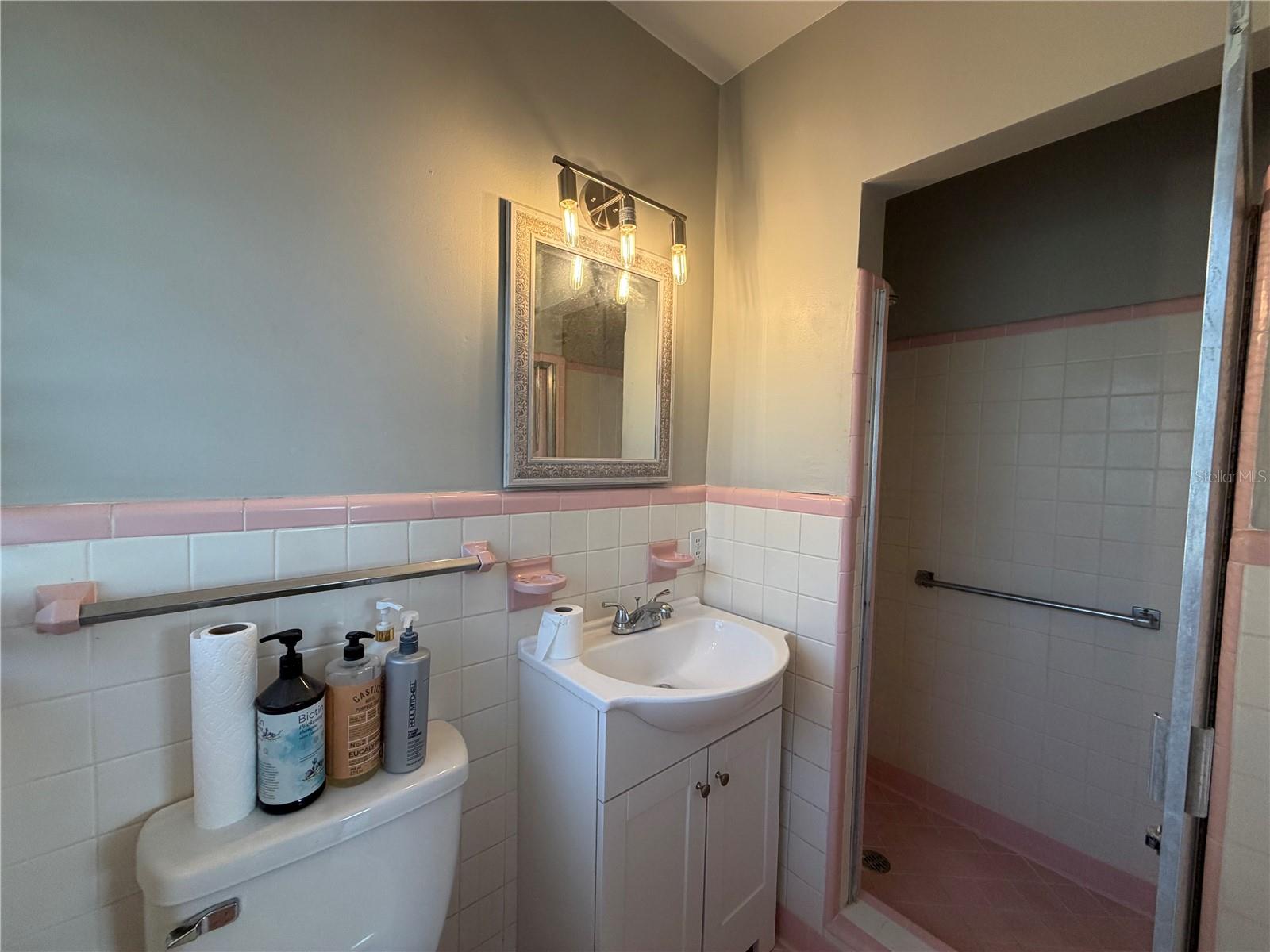 DOVER SHORES FIFTH ADD - Residential