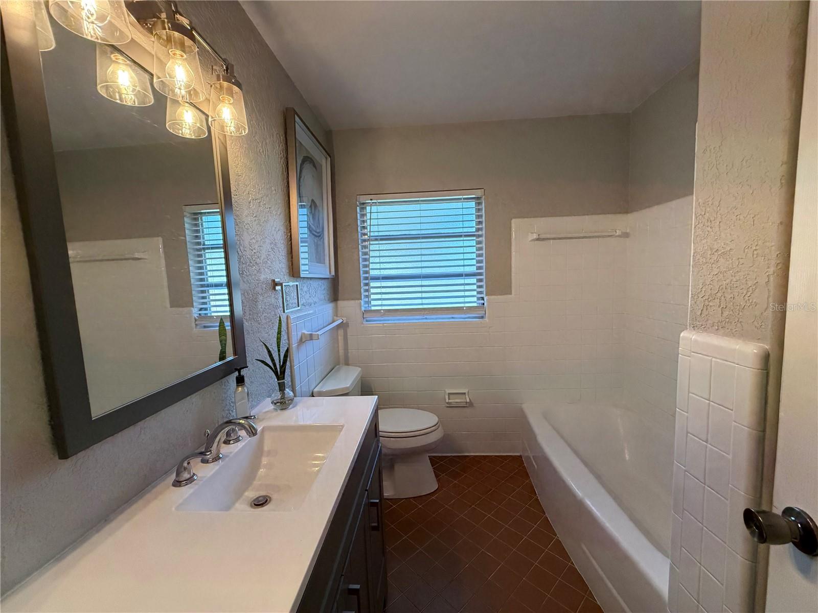 DOVER SHORES FIFTH ADD - Residential