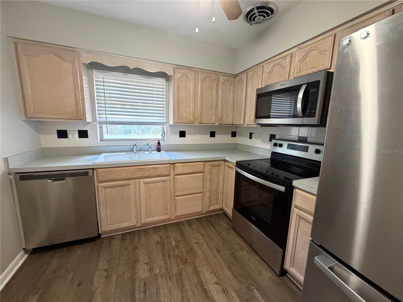 DOVER SHORES FIFTH ADD - Residential