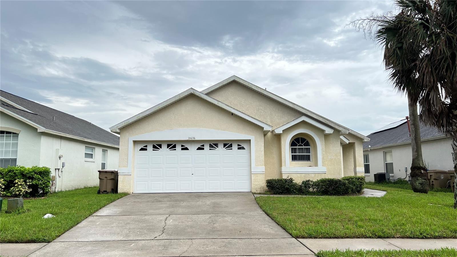 Enjoy living in this Cozy 4 Bed/ 3 Bath (2 master beds) single-family home with a 2 Car Garage with approximately 1,791 sq. ft., located in the Indian Hills Creek Community off Highway 192 and Formosa Gardens, close to I-4 in Osceola County. The home has a screen in Lanai with a swimming pool, and wood & tile flooring throughout the home.
The house is located in the IND Creek Community, just 3 miles from Disney's main gate and within a minute of restaurants, shops, supermarkets, and US-192, around 15 minutes to the famous Premium Outlets. The community facilities include a playground, tennis court, a basketball court, and a putting green.