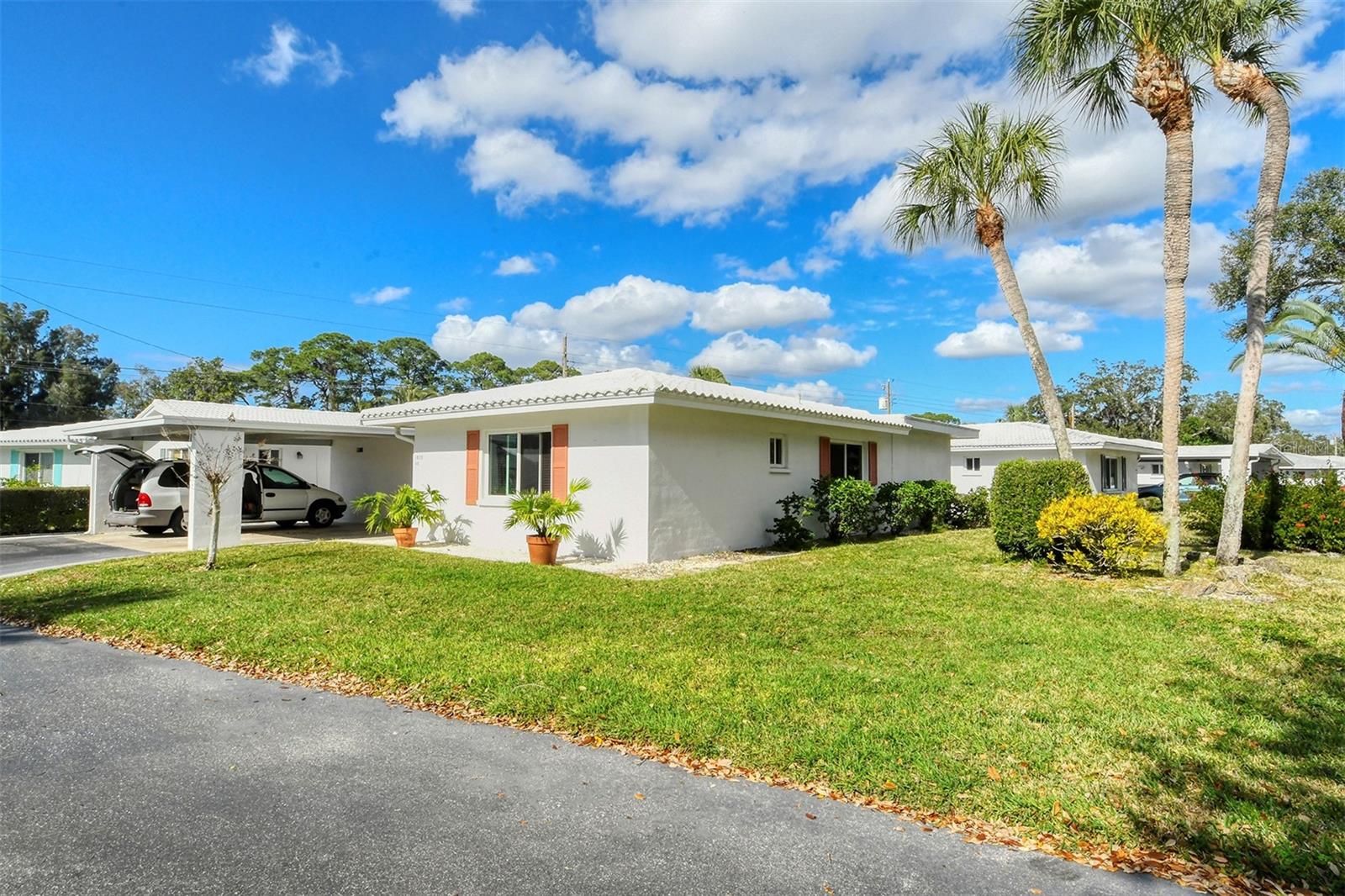 STRATHMORE VILLA SEC 01 - Residential