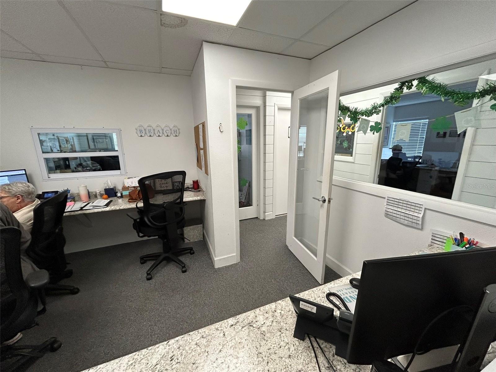 ANNA MARIA SQUARE - Commercial Lease