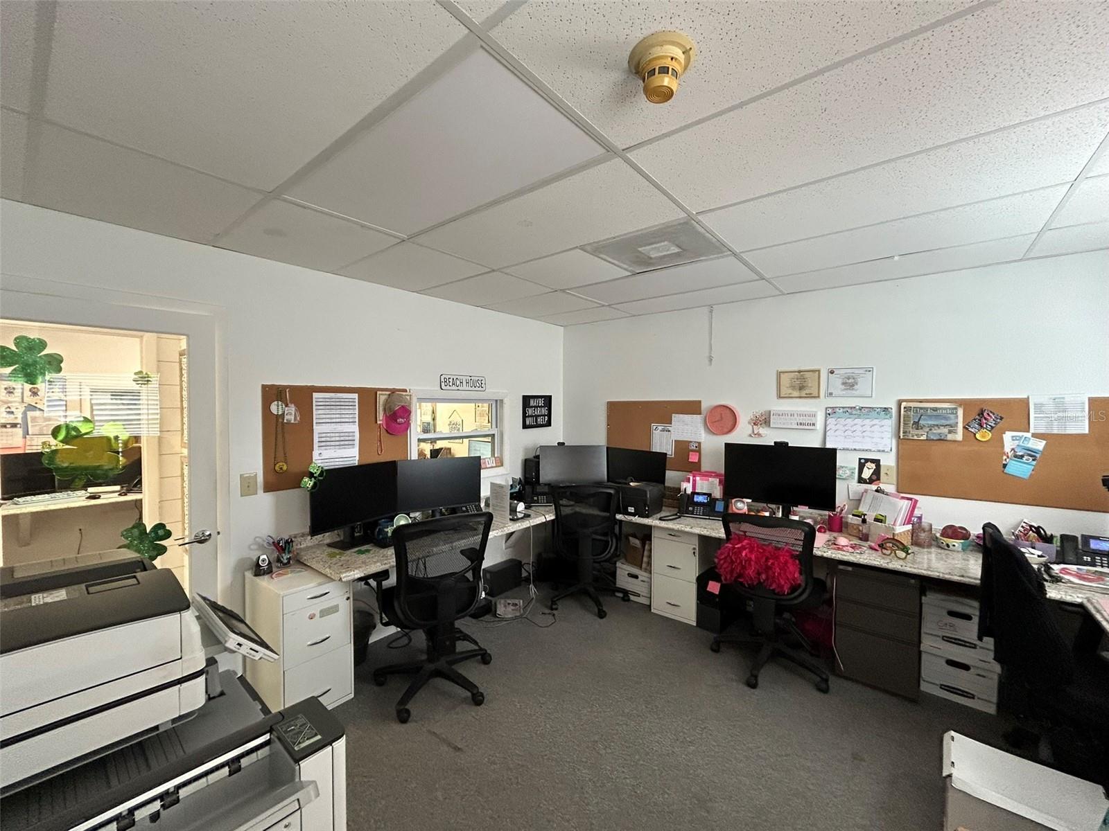 ANNA MARIA SQUARE - Commercial Lease