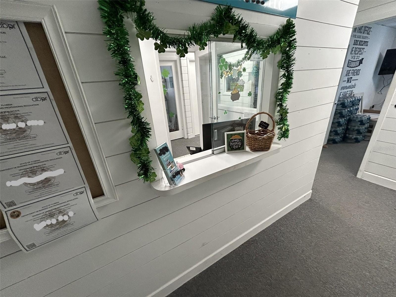 ANNA MARIA SQUARE - Commercial Lease