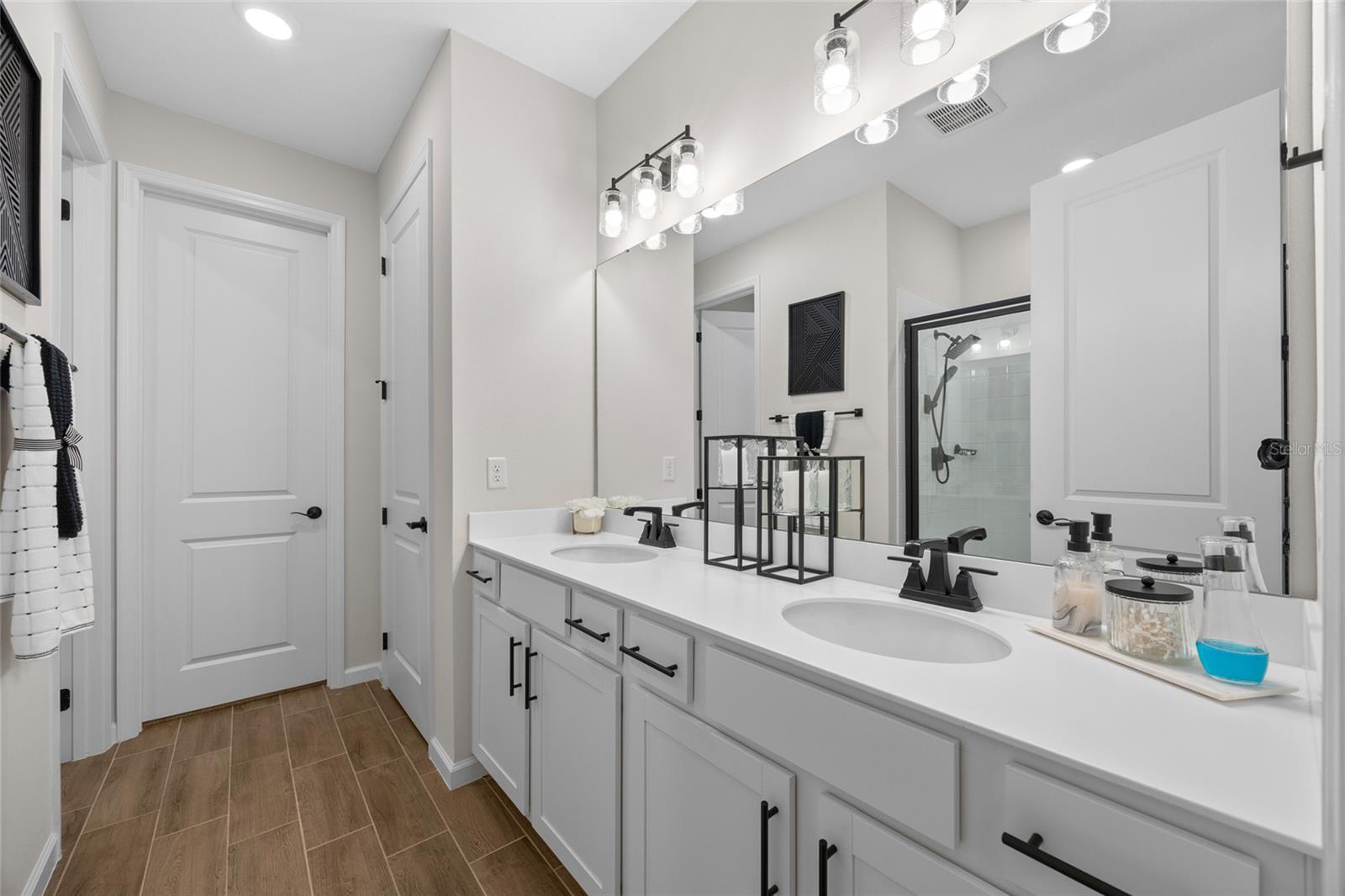SUTTON PRESERVE - Residential