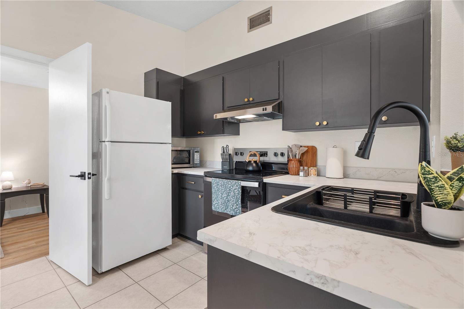 CRESTLINE - Residential