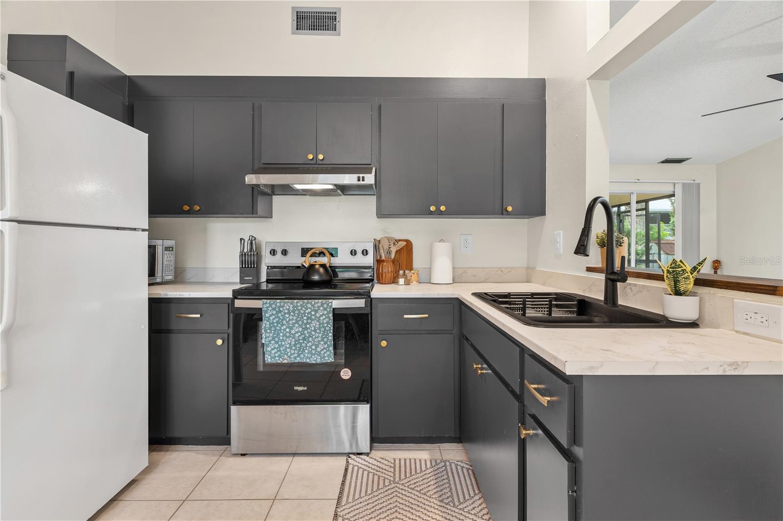 CRESTLINE - Residential