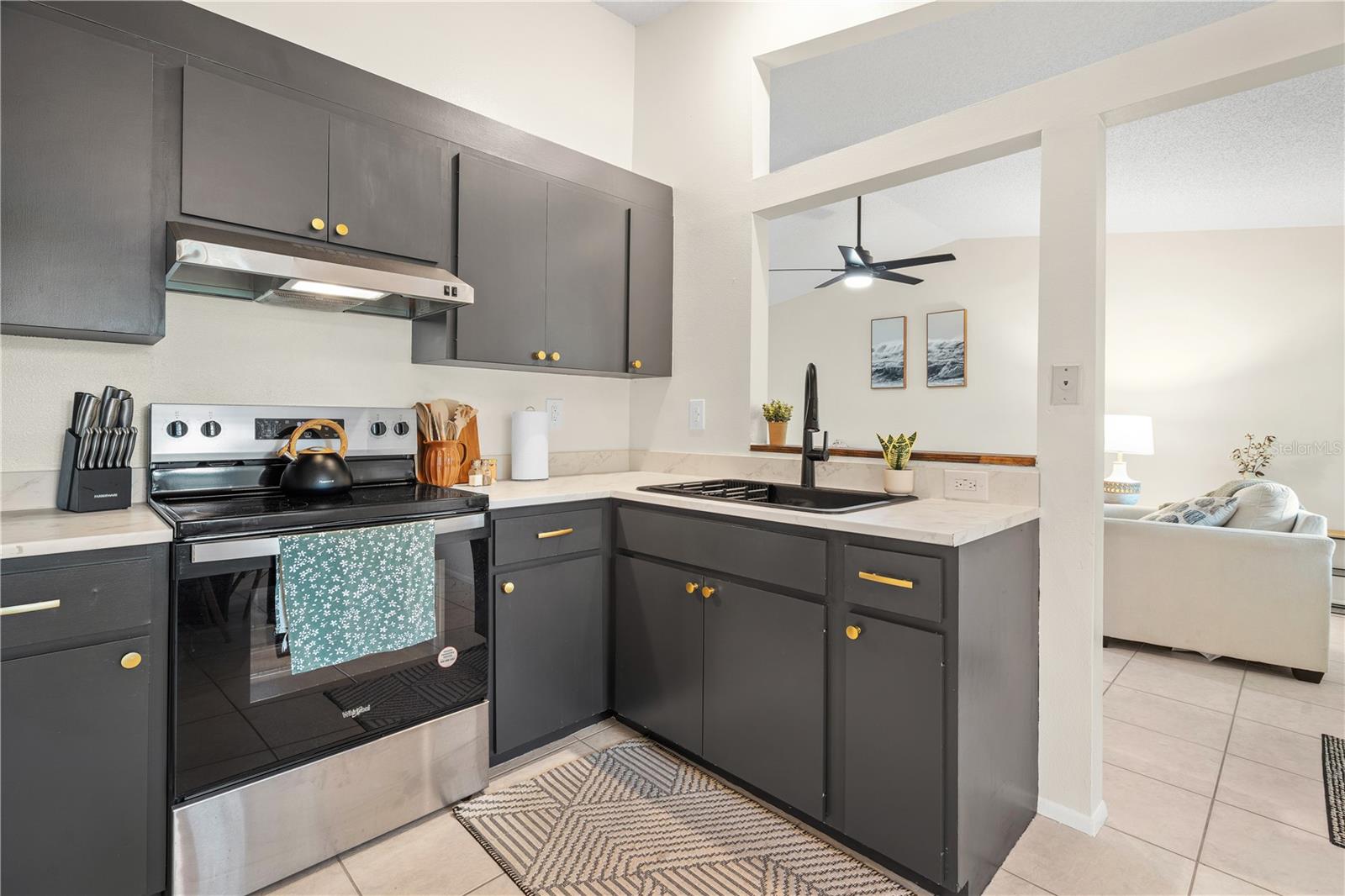 CRESTLINE - Residential