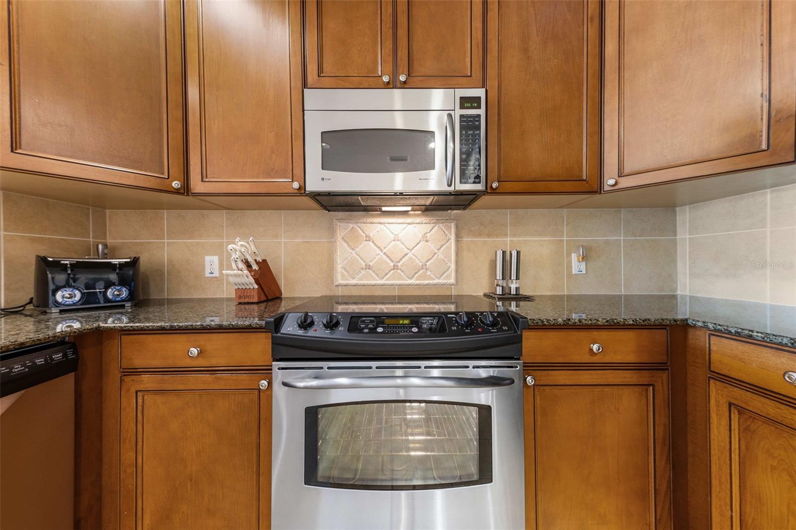 VILLAS AT REUNION SQUARE CONDO PH 2 - Residential Lease