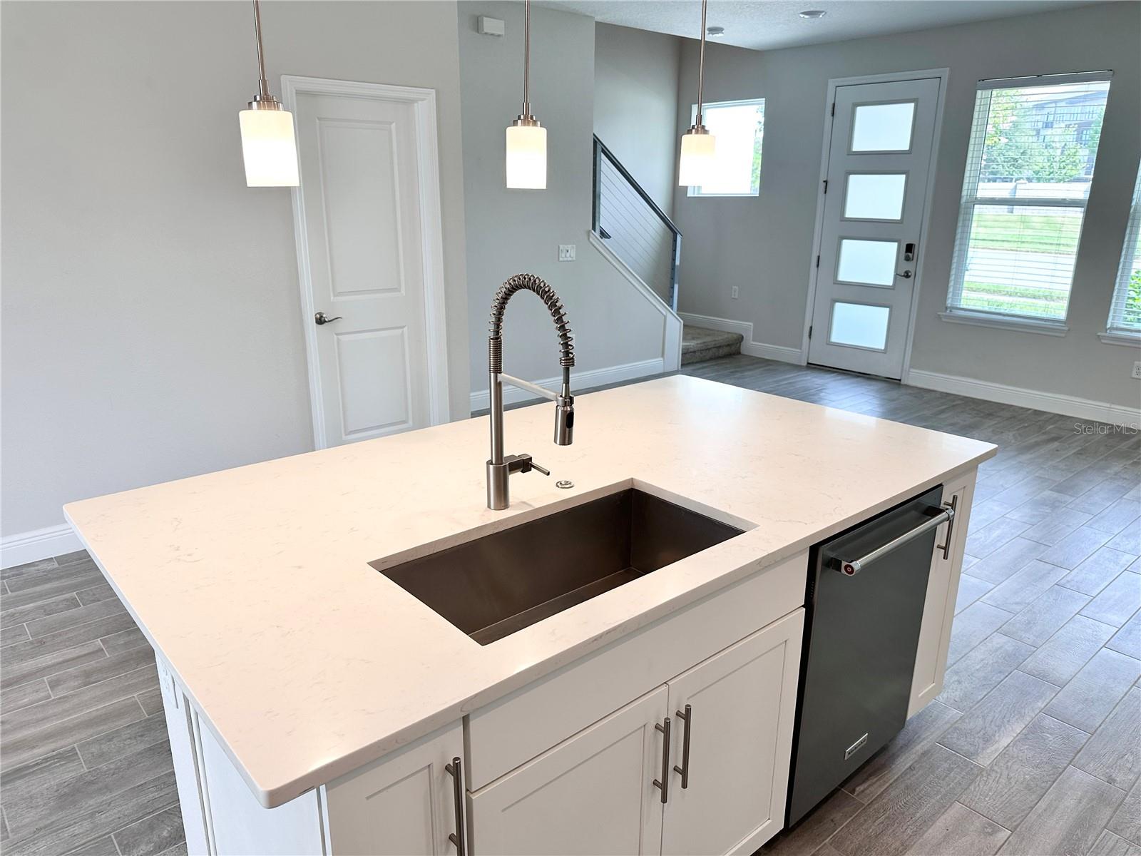 7121 CARRICKBEND LANE