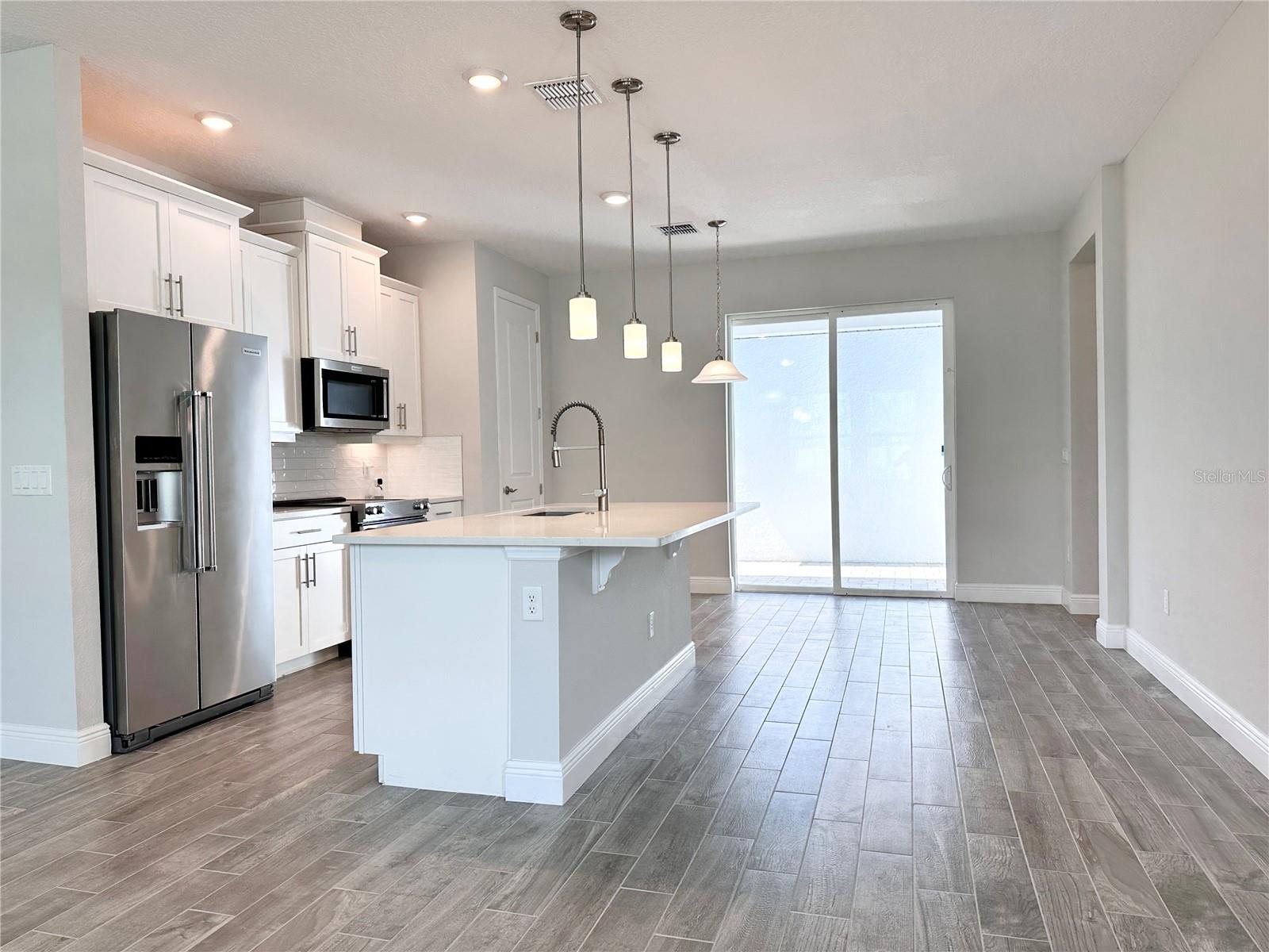 7121 CARRICKBEND LANE