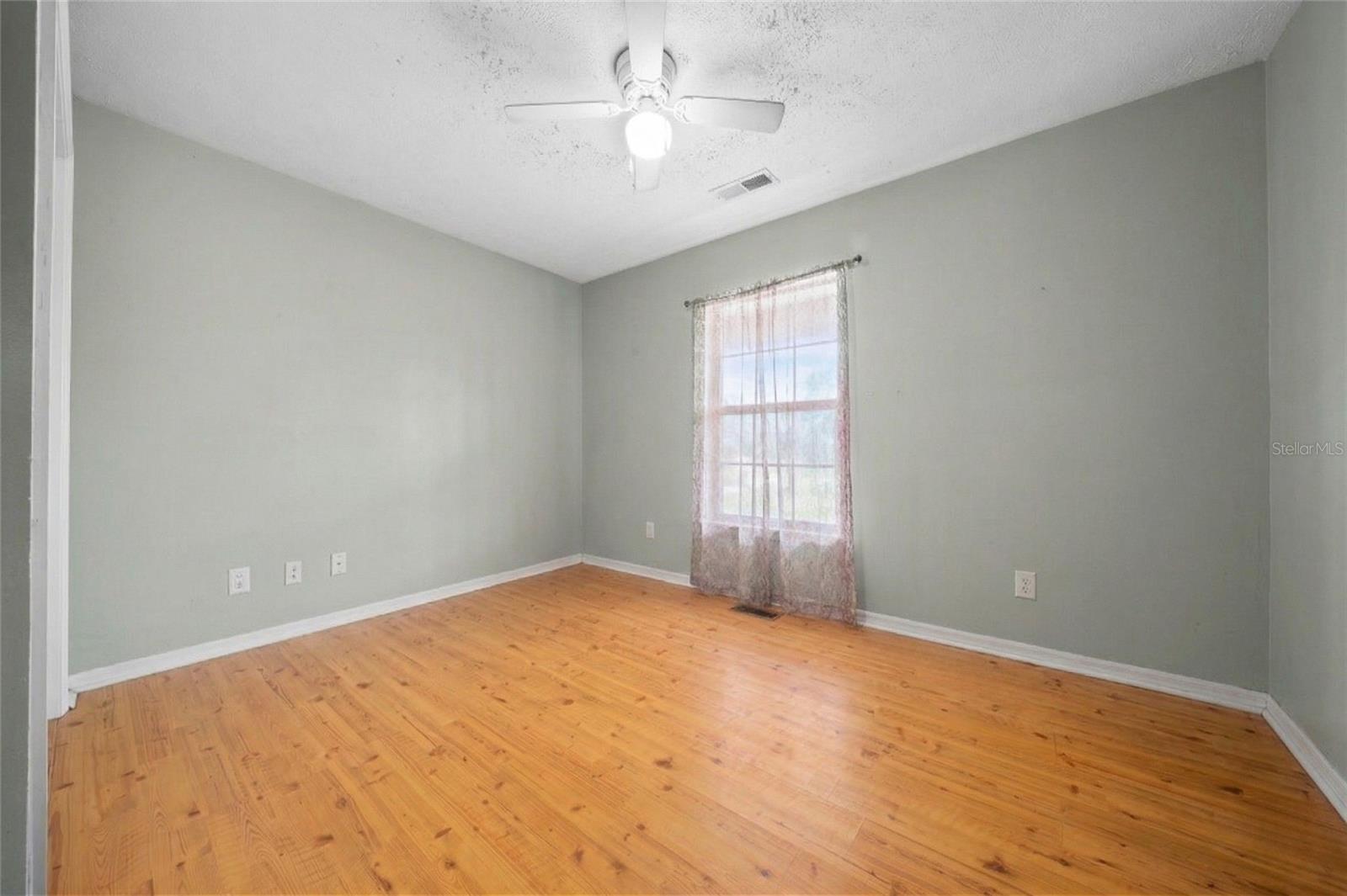 EDGEWATER ESTATE - Residential