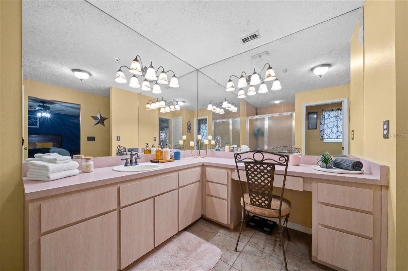 EDGEWATER ESTATE - Residential