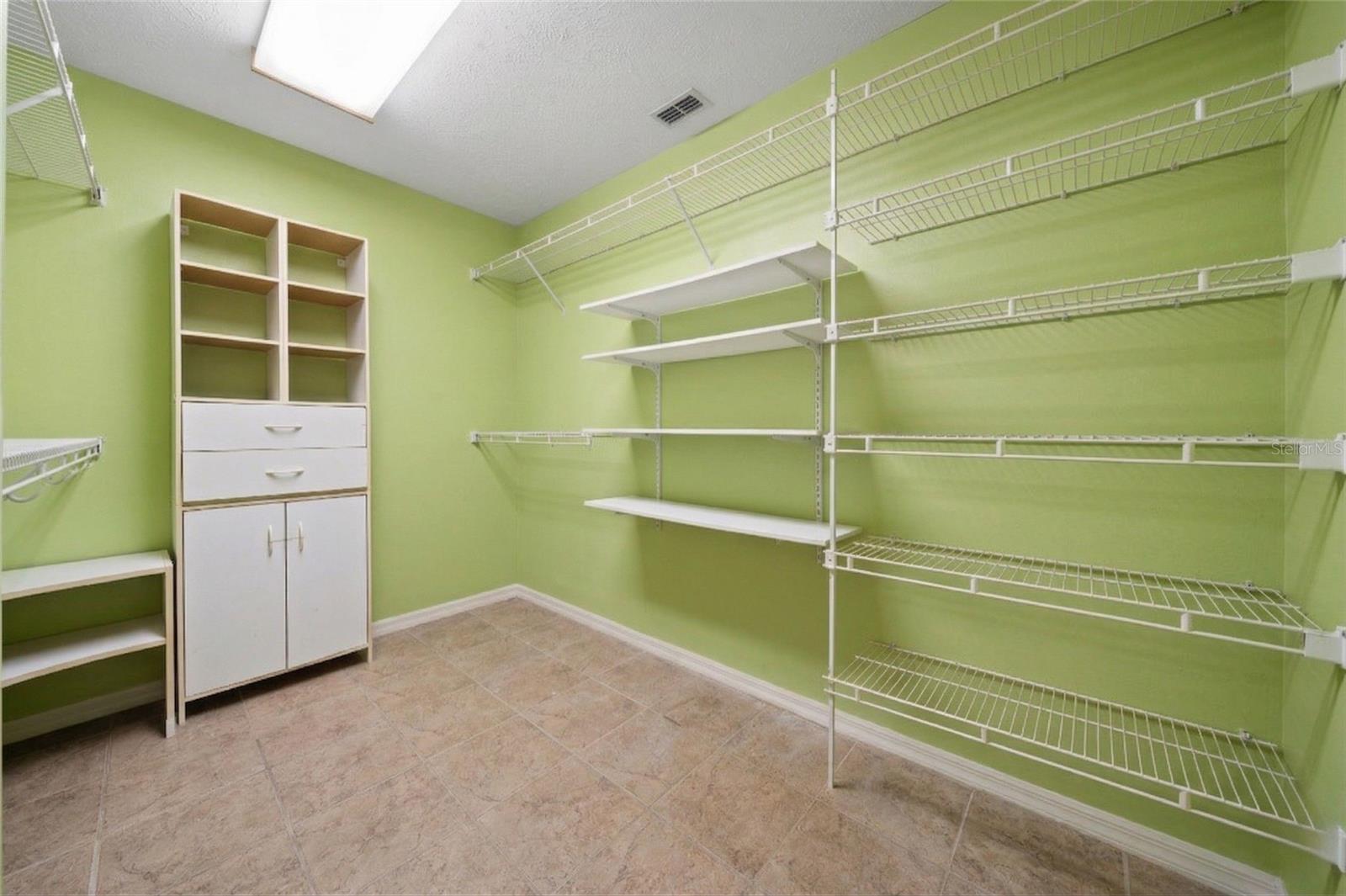 EDGEWATER ESTATE - Residential