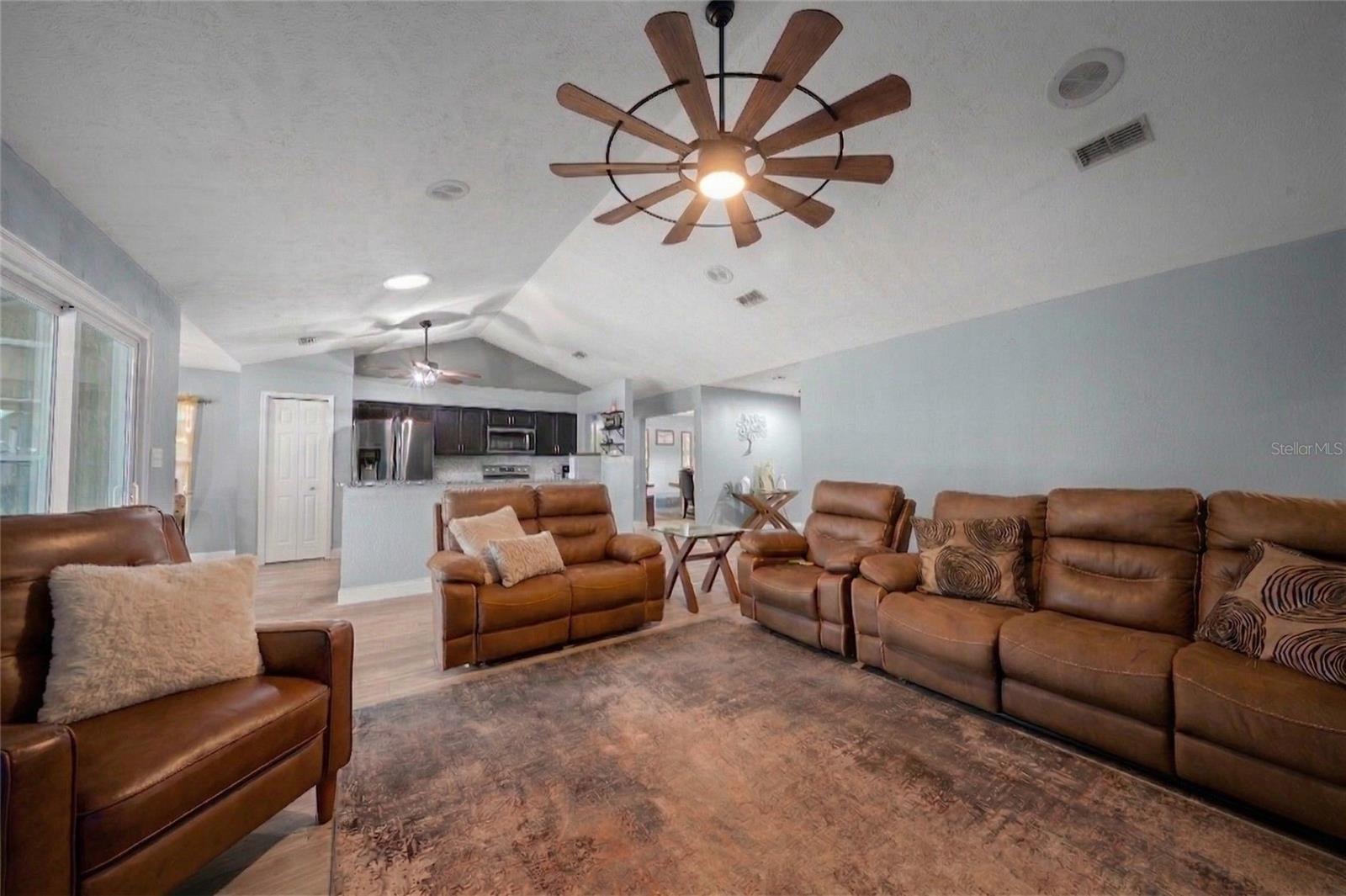 EDGEWATER ESTATE - Residential