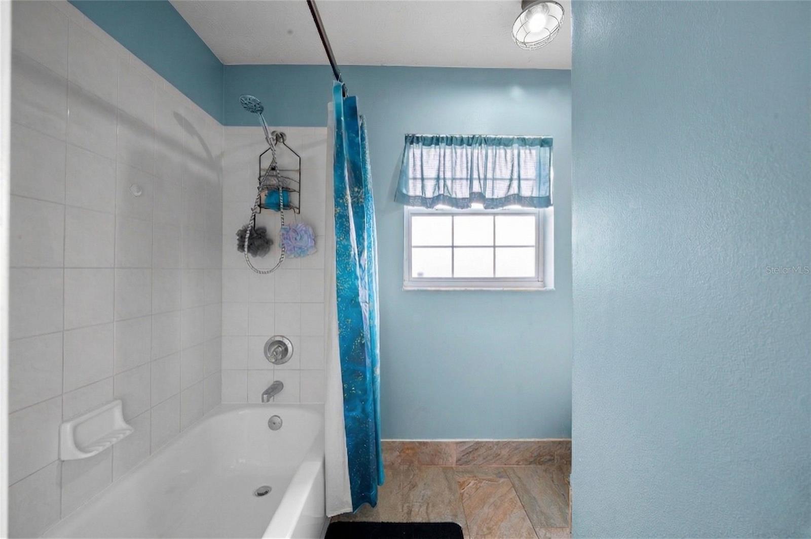 EDGEWATER ESTATE - Residential