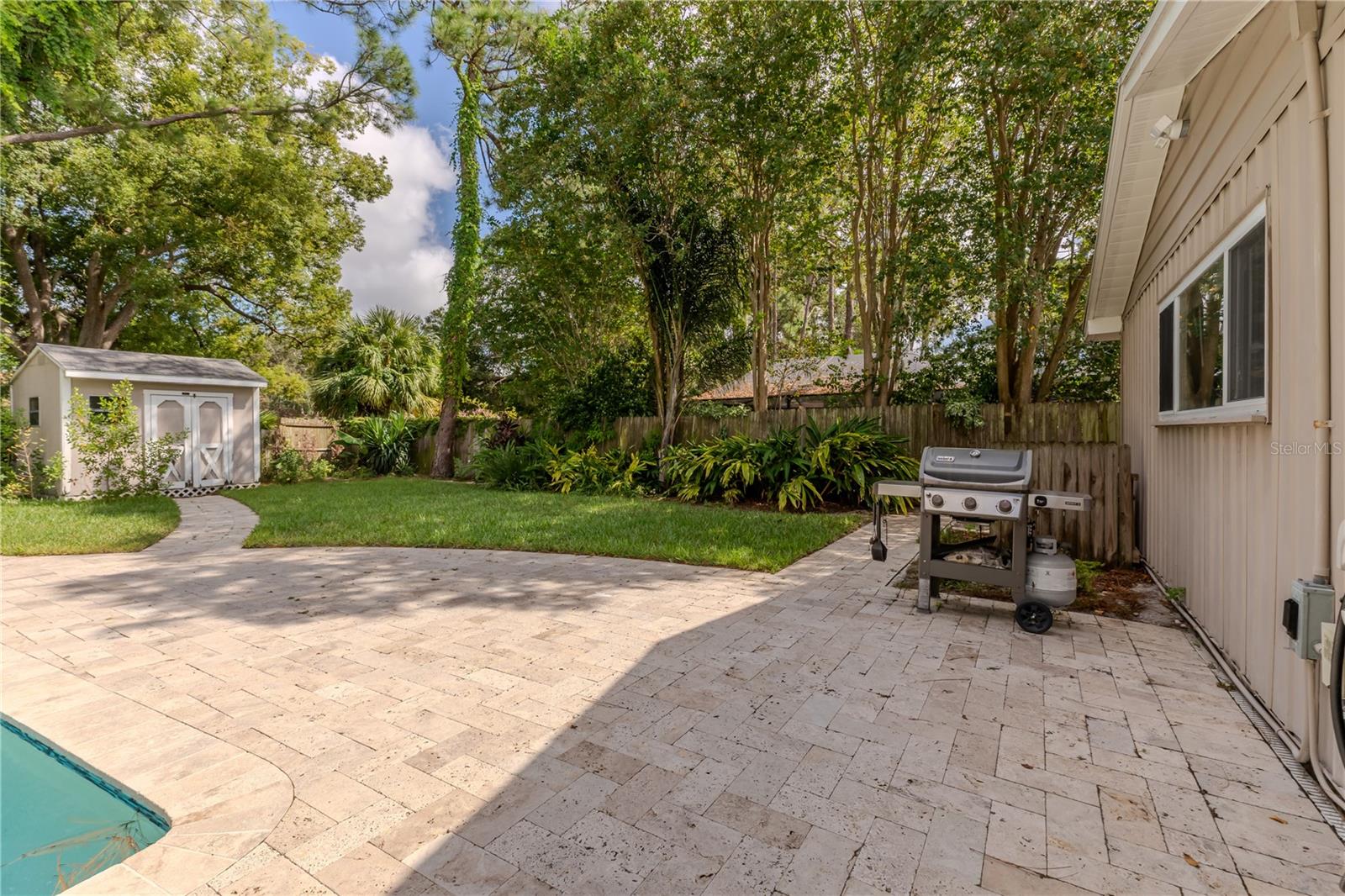 WHISPERING FOREST - Residential