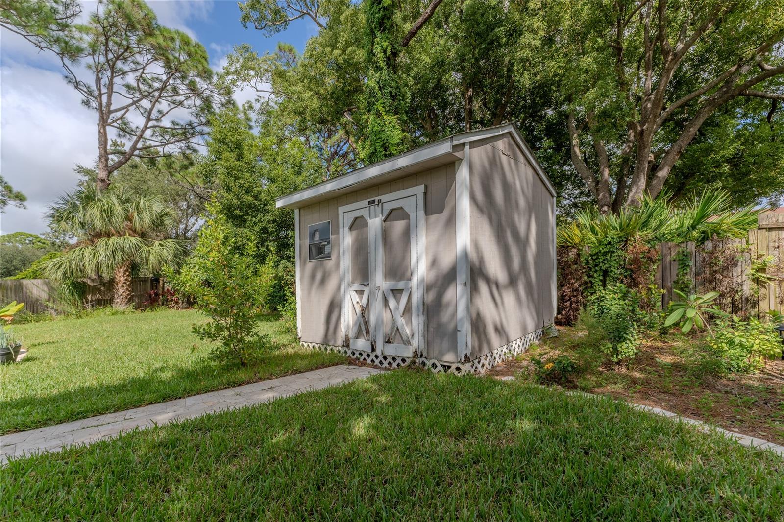 WHISPERING FOREST - Residential