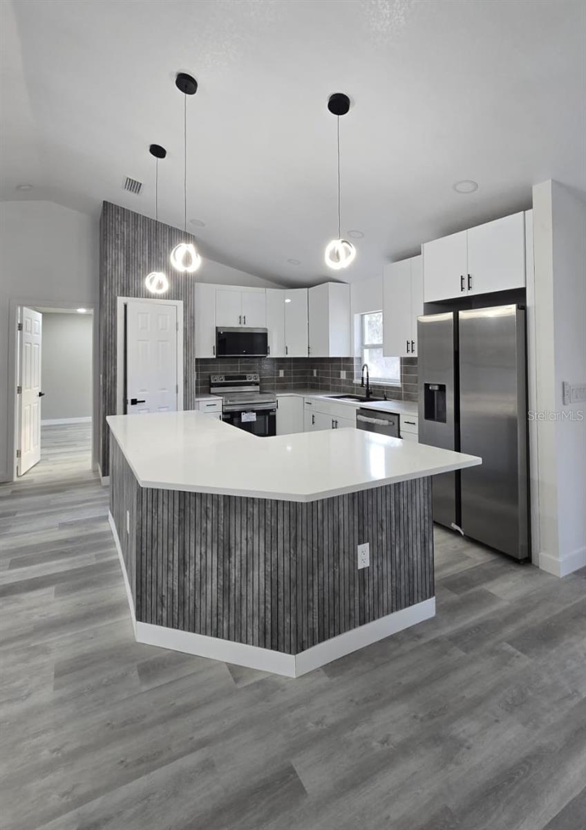 5158 SW EVERGREEN COURT