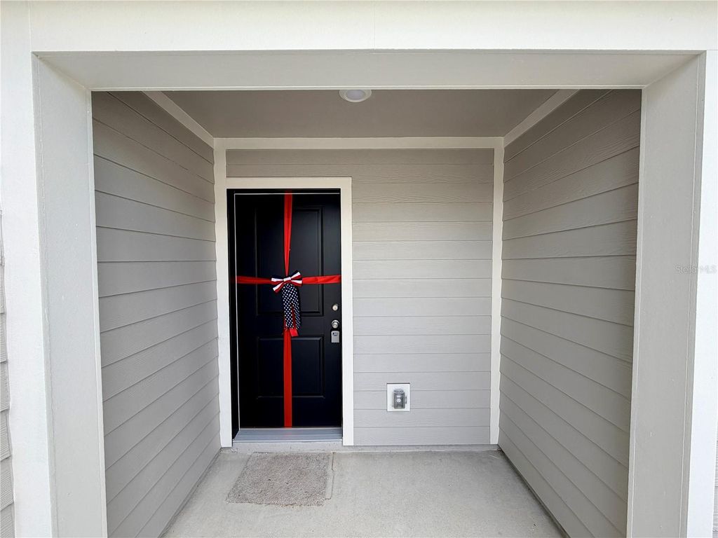 Photo of 842 Lynx Street, Davenport, FL 33837 (MLS # O6402515)