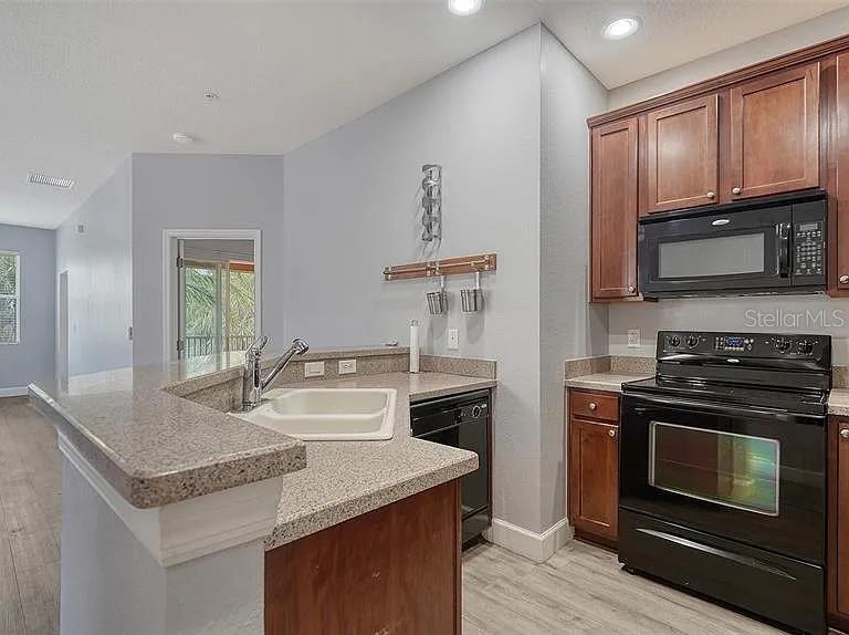 STONEHAVEN PH 4, 5, 6, 7 & 25 - Residential Lease