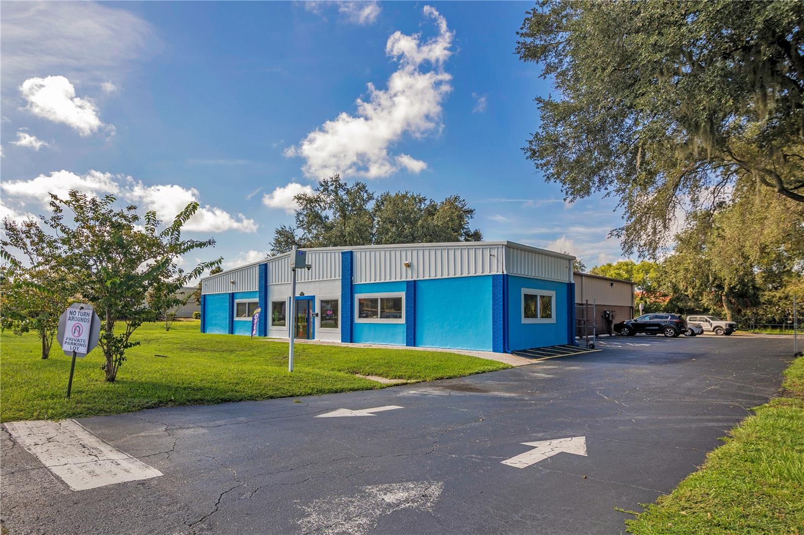 404 W ORANGE BLOSSOM TRAIL