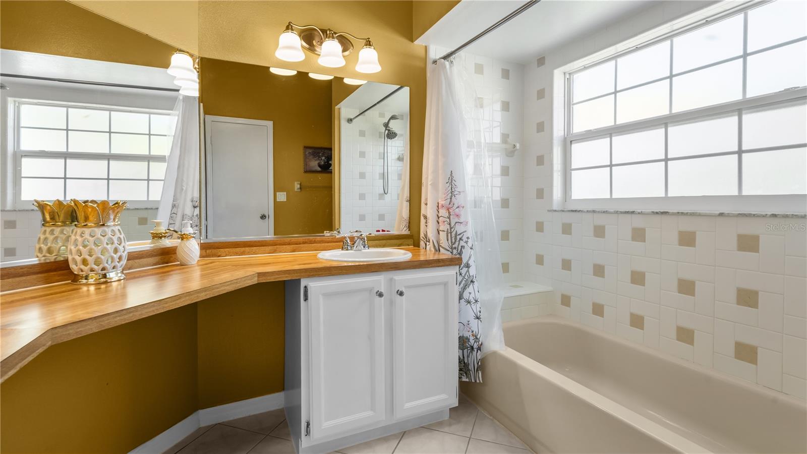 PINERIDGE ESTATES UNIT 3 - Residential