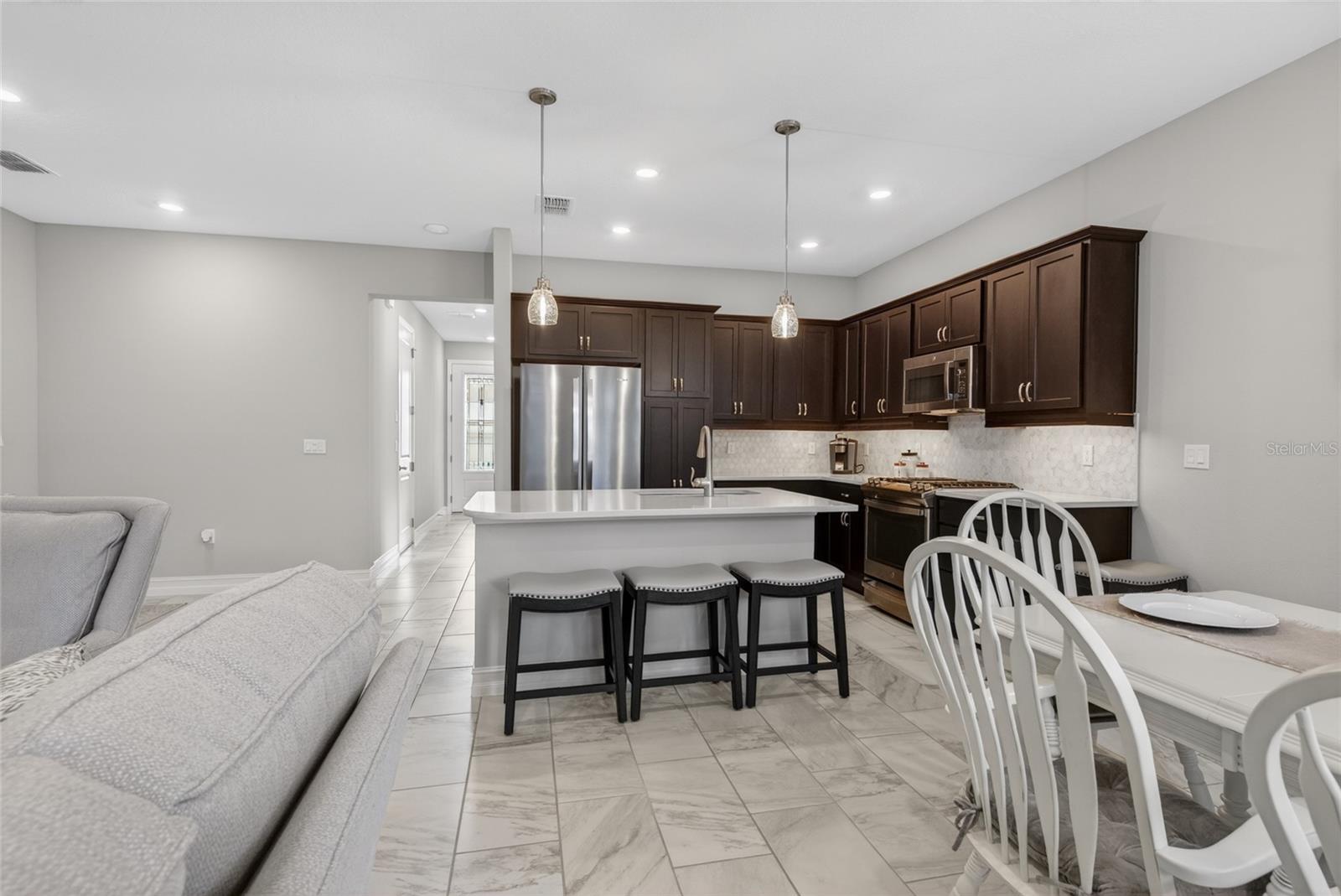 5423 NW 33RD PLACE