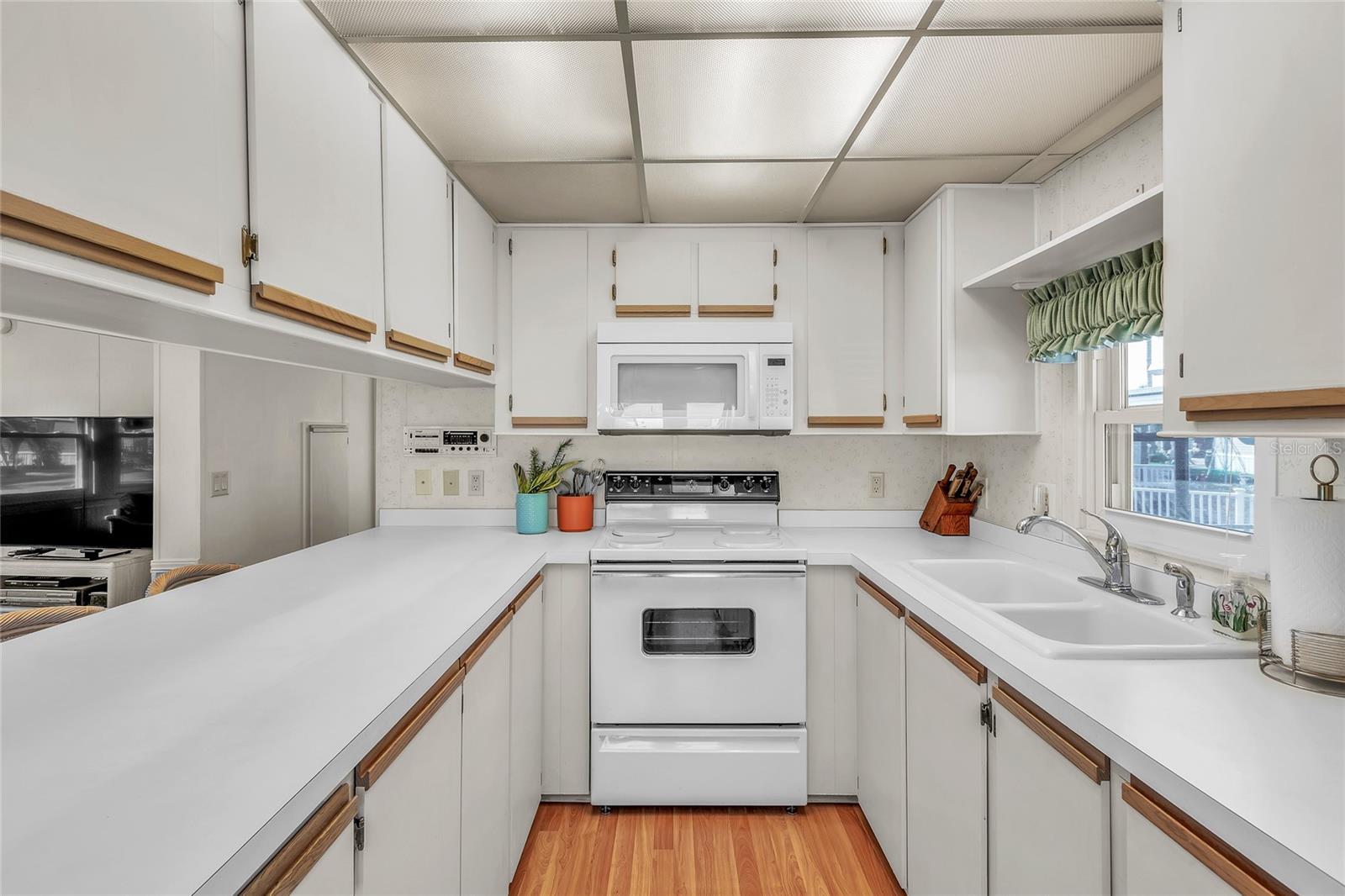 OUTDOOR RESORTS AMERICA - Residential