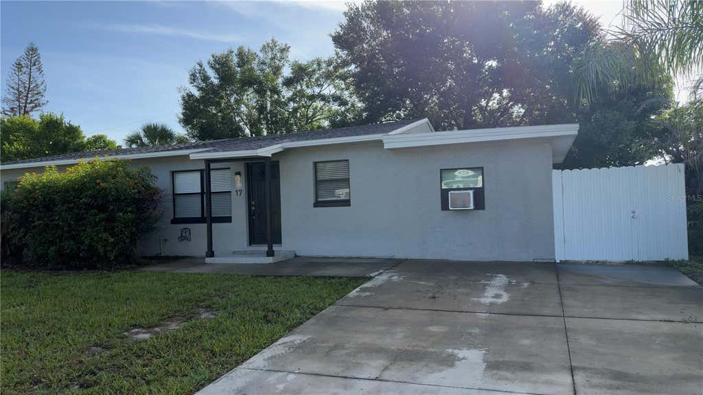 Photo of 17 S Solandra Drive, Orlando, FL 32807 (MLS # O6432154)