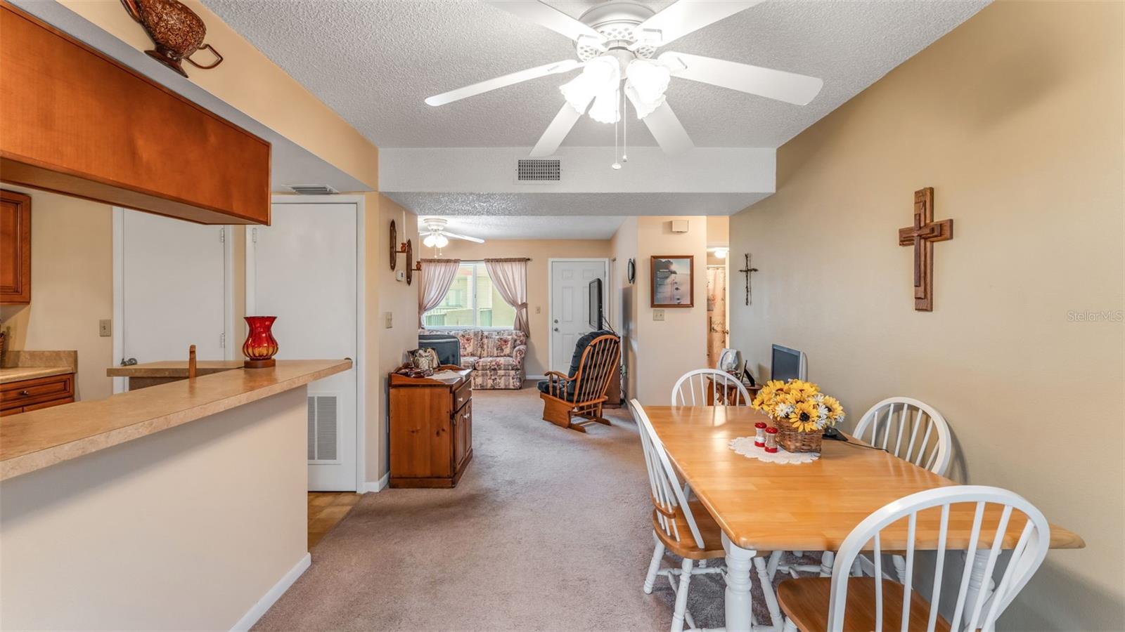 LAKESIDE VILLAGE 01 CONDO - Residential