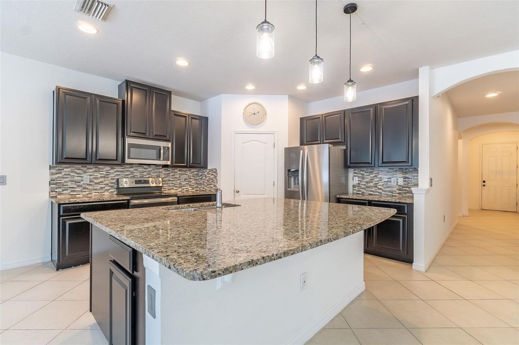 Photo of 12152 Ledbury Commons Drive, Gibsonton, FL 33534 (MLS # TB8530299)