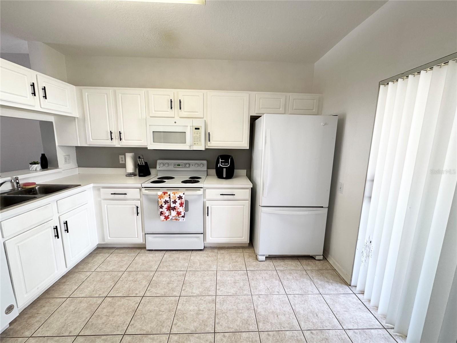 REGENCY KEY TWNHMS - Residential Lease