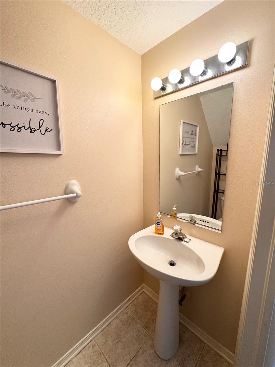 REGENCY KEY TWNHMS - Residential Lease