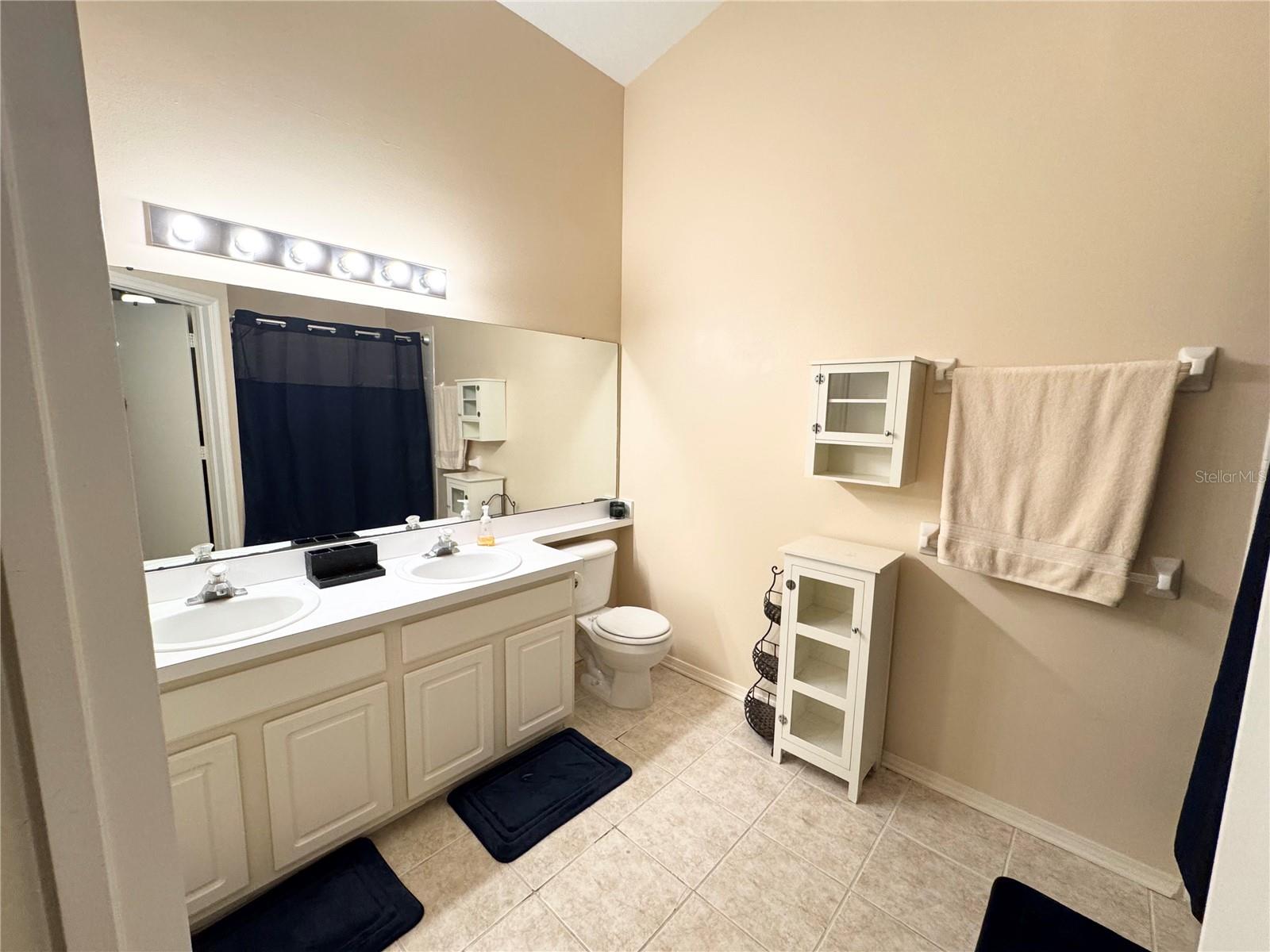 REGENCY KEY TWNHMS - Residential Lease