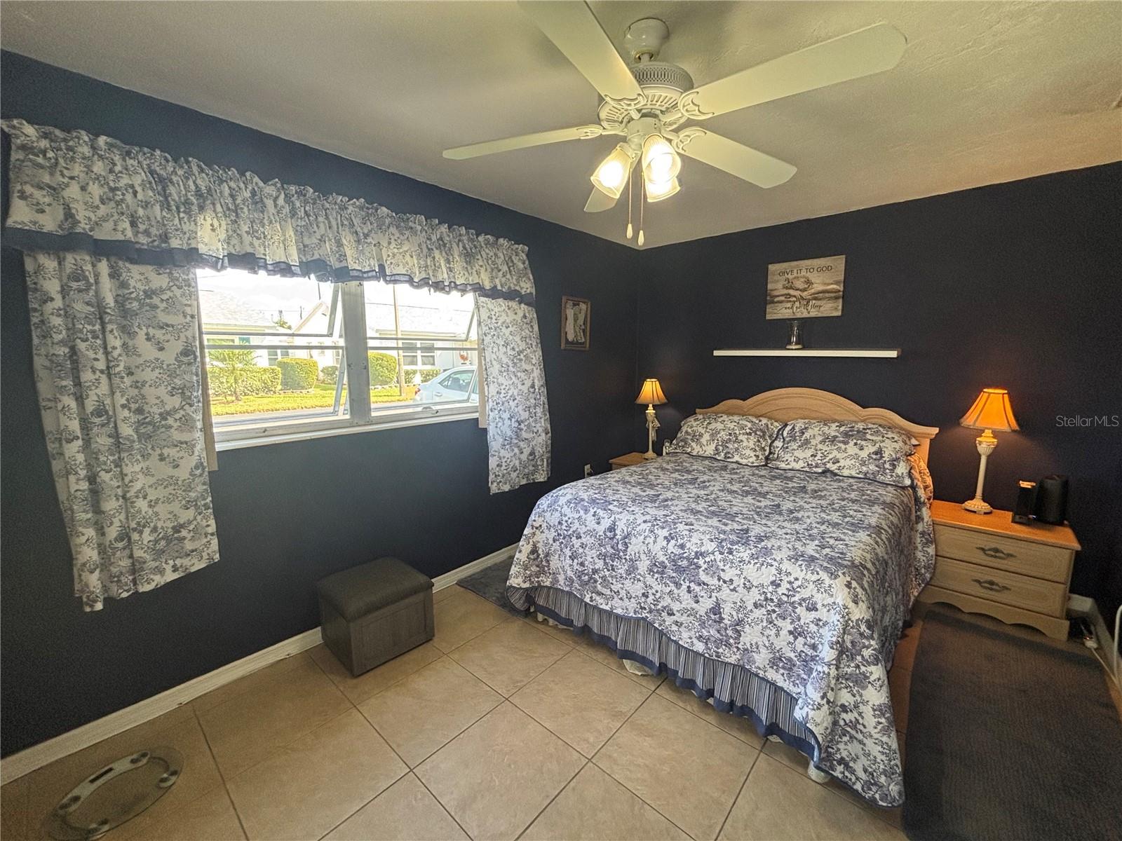 PARKWAY VILLAS - Residential