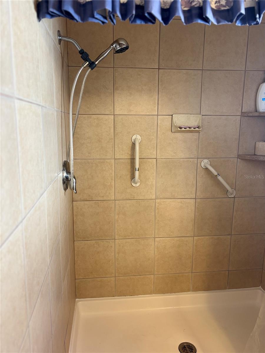 PARKWAY VILLAS - Residential