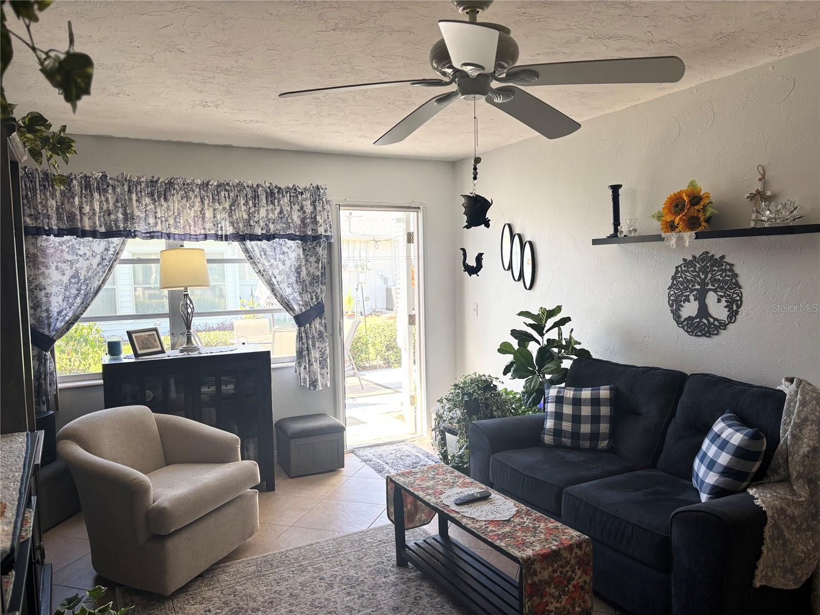 PARKWAY VILLAS - Residential