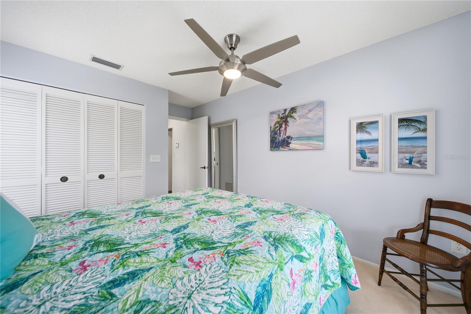 SALEM SQUARE - Residential