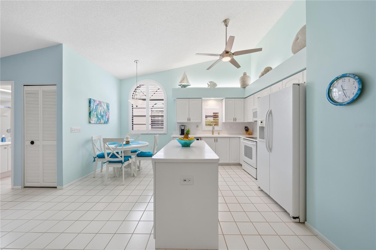 SALEM SQUARE - Residential