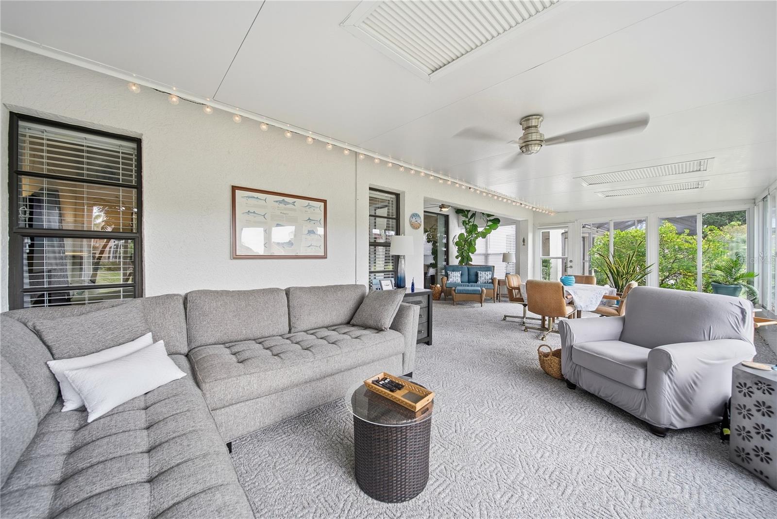 SALEM SQUARE - Residential