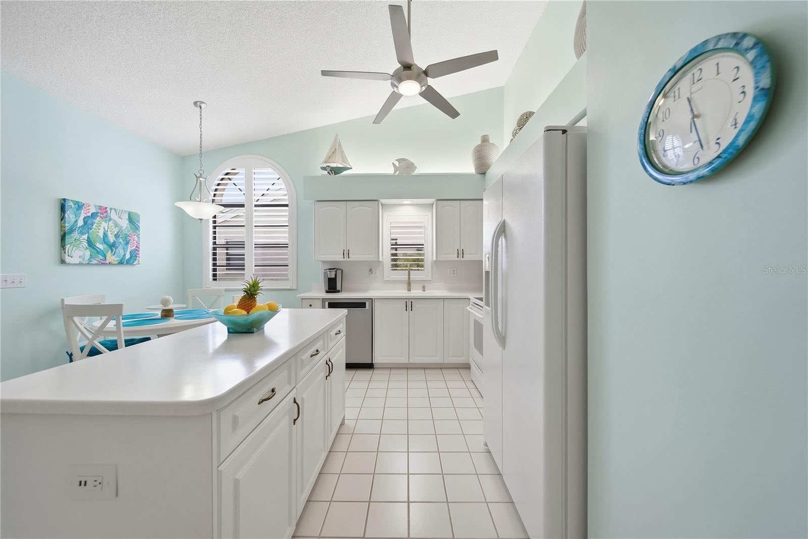 SALEM SQUARE - Residential