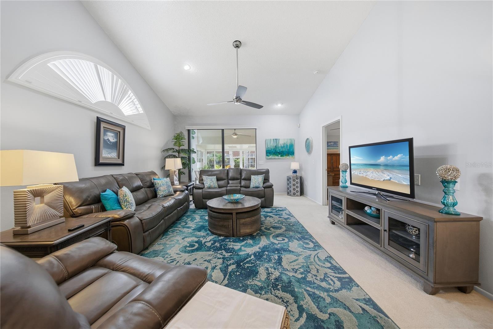 SALEM SQUARE - Residential