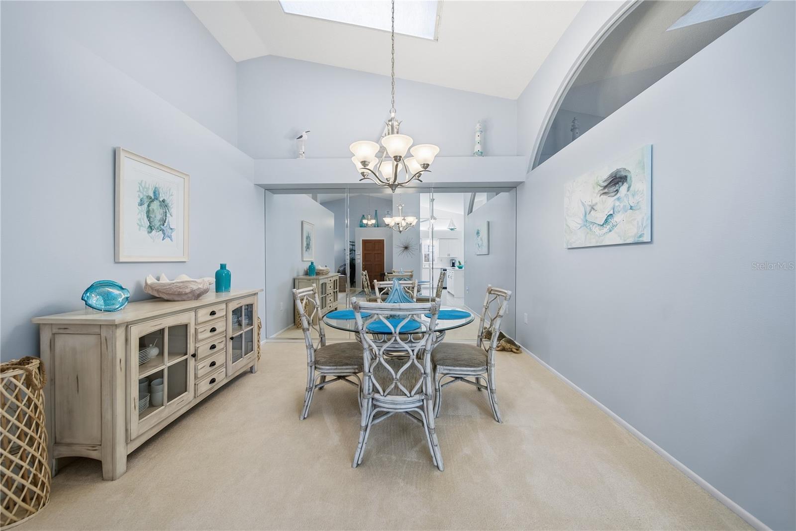 SALEM SQUARE - Residential