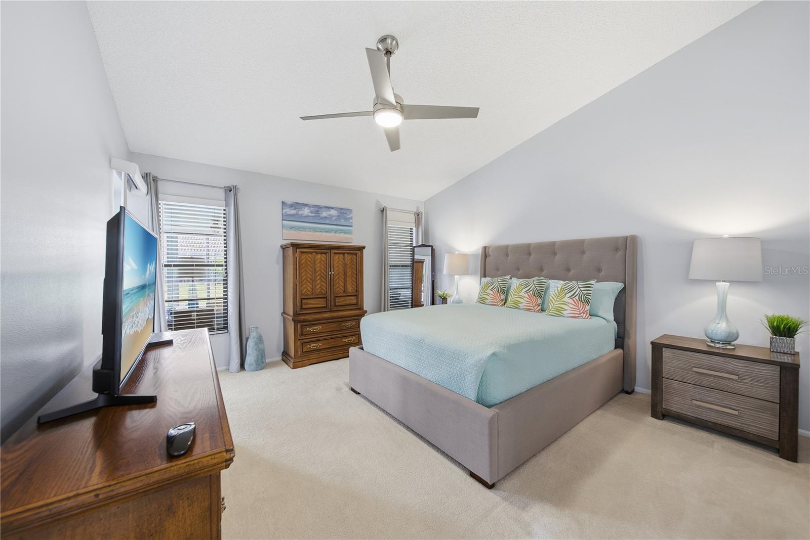 SALEM SQUARE - Residential