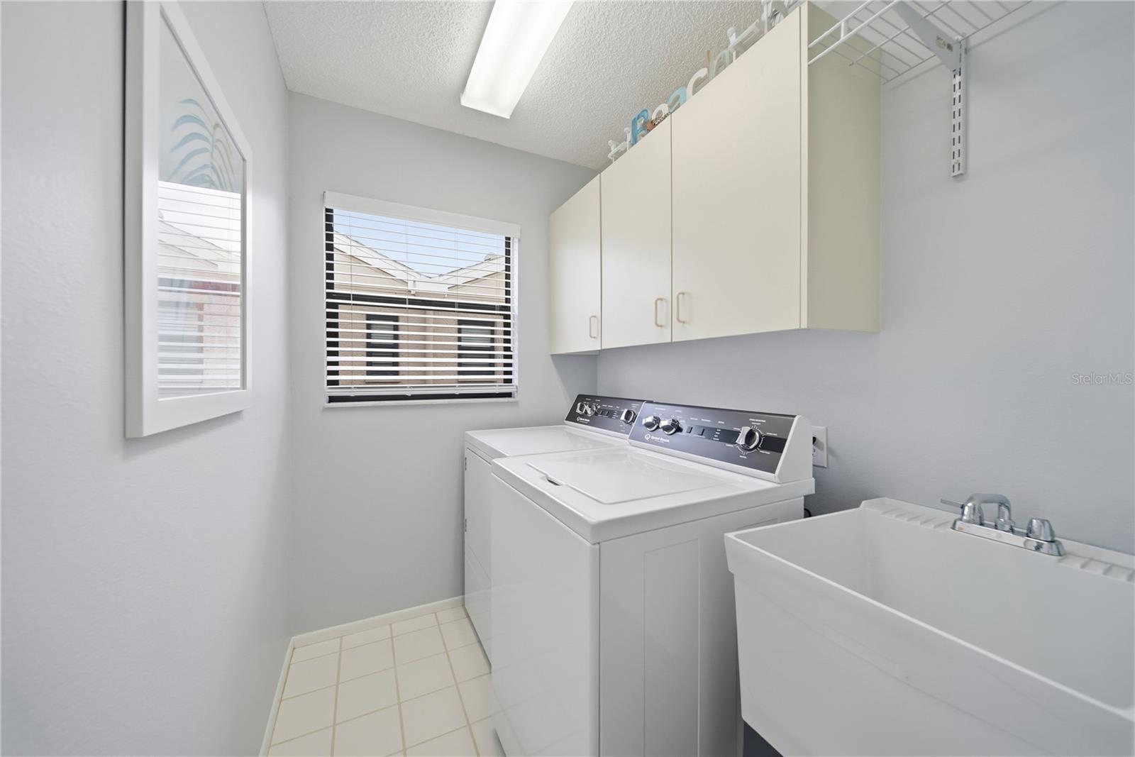 SALEM SQUARE - Residential