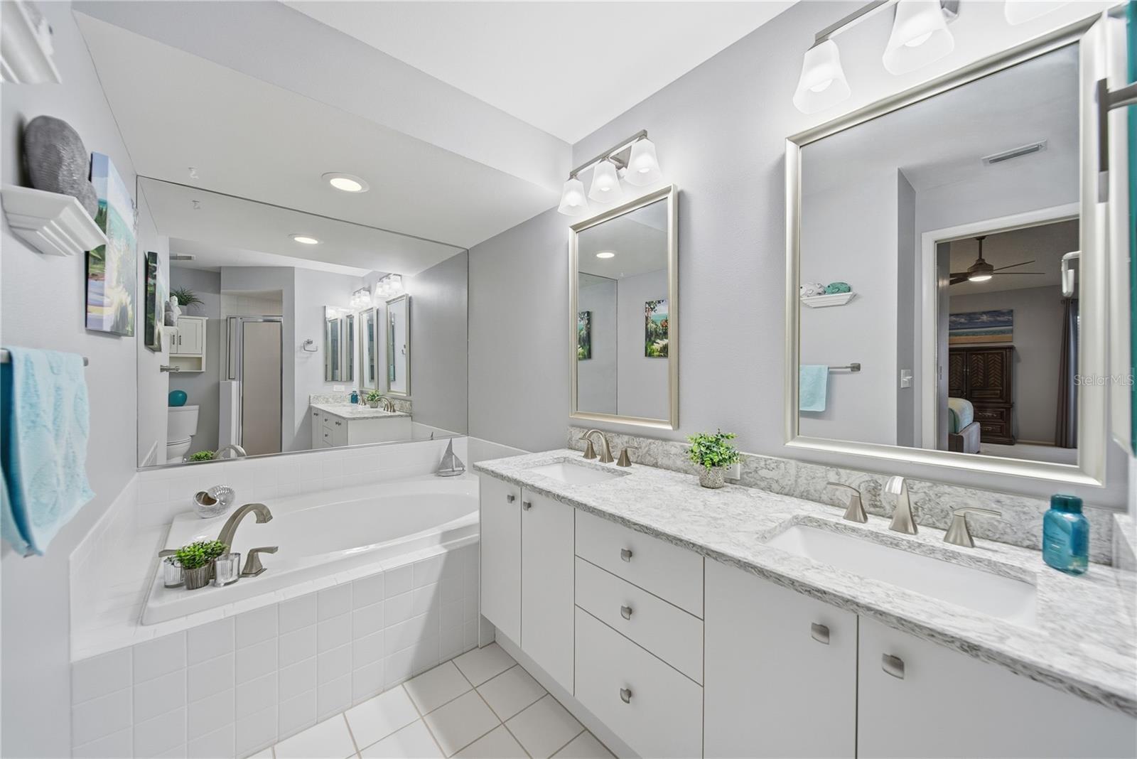 SALEM SQUARE - Residential