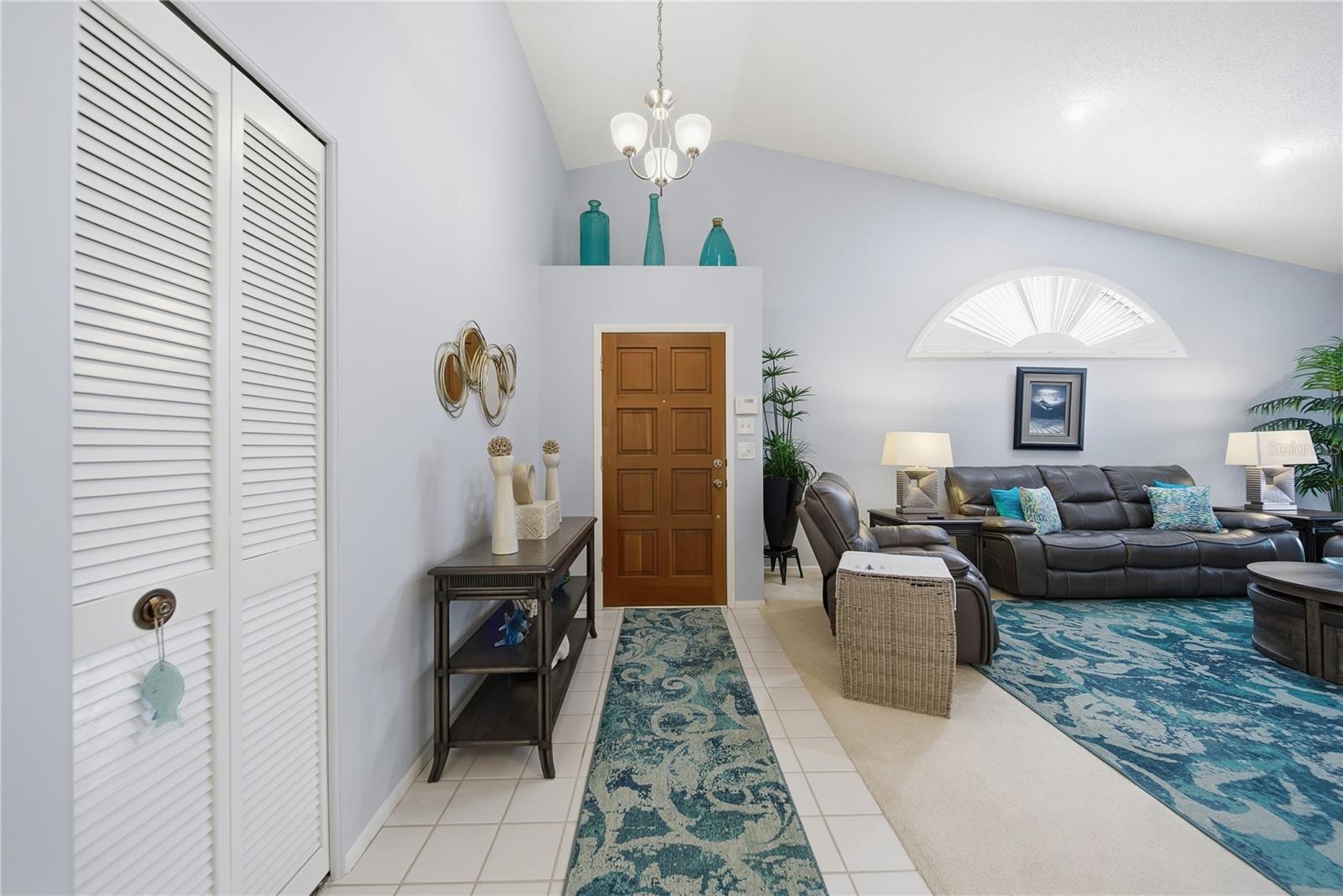 SALEM SQUARE - Residential