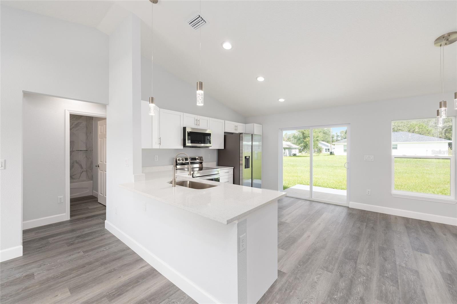 RAINBOW LAKES ESTATE - Residential