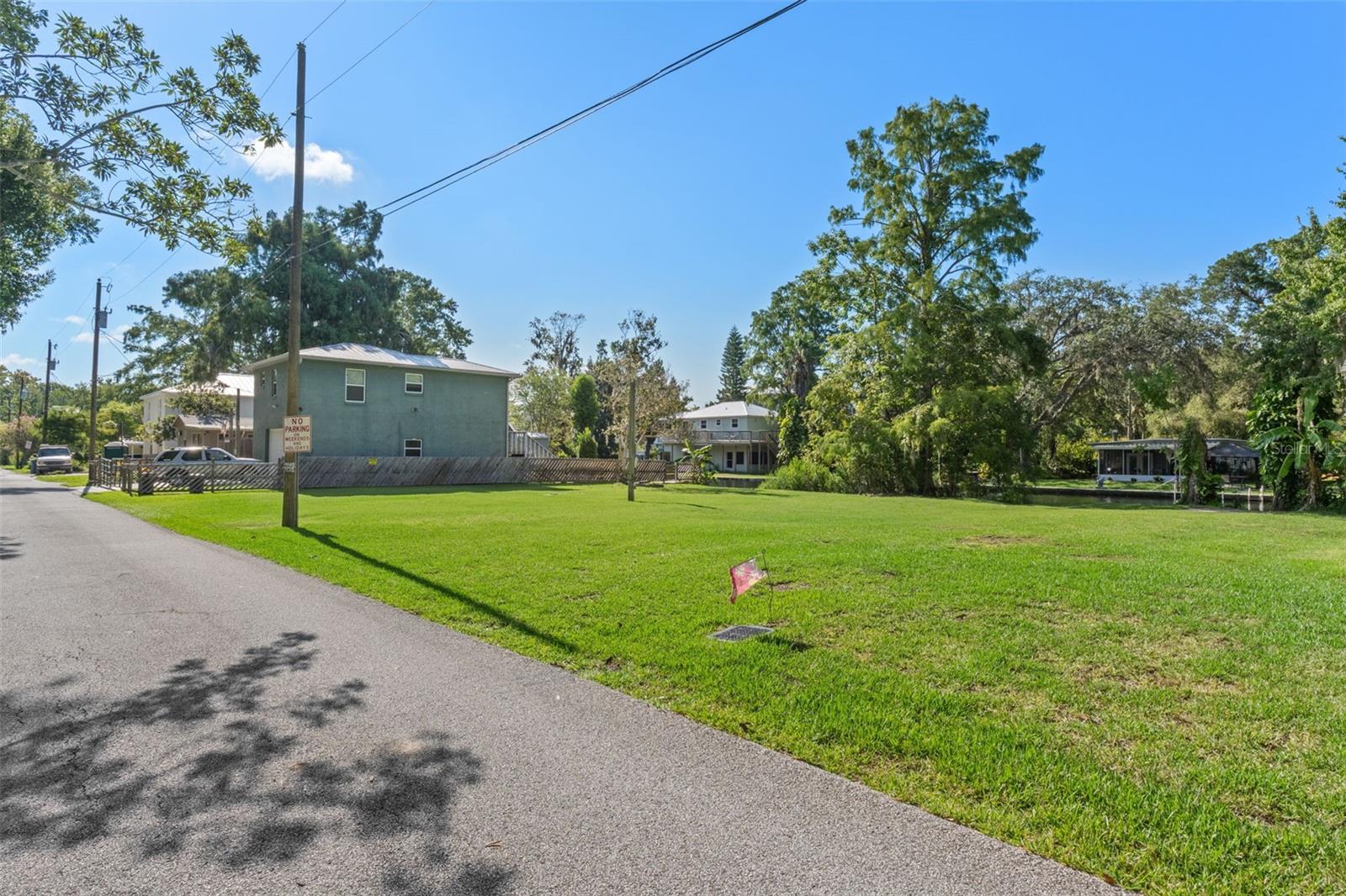 WEEKI WACHEE GARDENS - Land